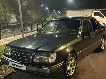 Mercedes-Benz E 320 1995 года за 2 300 000 тг. в Алматы – фото 3