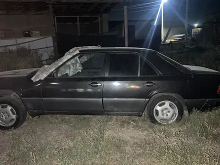 Mercedes-Benz E 230 1992 года за 1 300 000 тг. в Шымкент