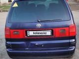 Volkswagen Sharan 2001 года за 3 200 000 тг. в Актобе – фото 2