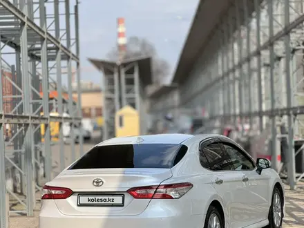 Toyota Camry 2019 года за 12 500 000 тг. в Алматы – фото 3