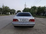 Mercedes-Benz E 240 1999 годаүшін2 200 000 тг. в Актобе – фото 4
