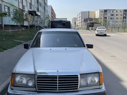 Mercedes-Benz E 230 1991 года за 900 000 тг. в Алматы