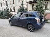 Toyota Corolla Verso 2004 года за 5 750 000 тг. в Актобе – фото 3