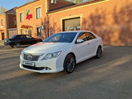Toyota Camry 2012 года за 8 000 000 тг. в Уральск – фото 2