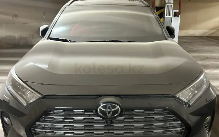 Toyota RAV4 2020 года за 18 200 000 тг. в Астана