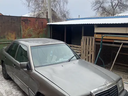 Mercedes-Benz E 260 1990 года за 1 050 000 тг. в Павлодар – фото 2