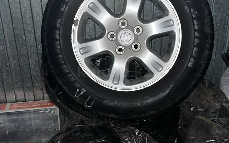 Шины с дисками отдам Toyota r16 за 140 000 тг. в Караганда