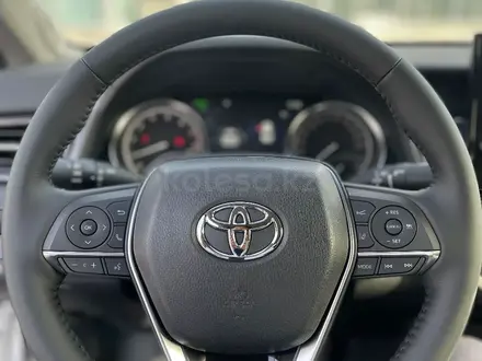 Toyota Camry 2023 года за 21 500 000 тг. в Актау – фото 10