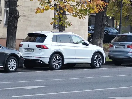 Volkswagen Tiguan 2018 года за 17 000 000 тг. в Алматы – фото 4