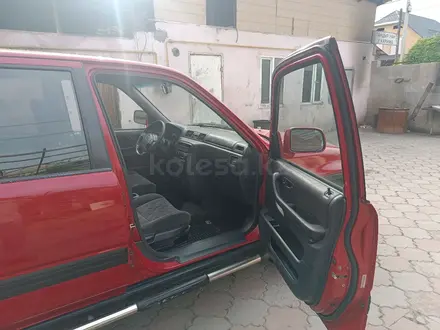 Honda CR-V 1999 года за 3 600 000 тг. в Алматы – фото 5