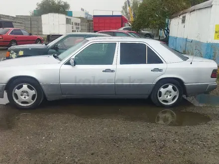 Mercedes-Benz E 320 1993 года за 2 350 000 тг. в Тараз – фото 7