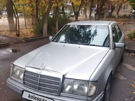 Mercedes-Benz E 320 1993 года за 2 350 000 тг. в Тараз