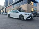 Toyota Camry 2021 года за 13 500 000 тг. в Шымкент