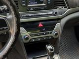 Hyundai Elantra 2018 годаүшін5 800 000 тг. в Шымкент – фото 2