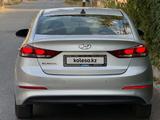 Hyundai Elantra 2018 годаүшін5 800 000 тг. в Шымкент – фото 5