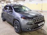 Jeep Cherokee 2013 года за 9 500 000 тг. в Астана