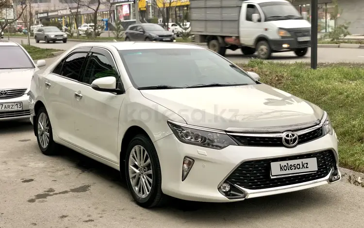 Toyota Camry 2017 года за 15 200 000 тг. в Шымкент