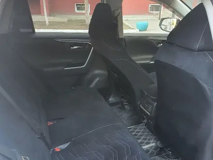 Toyota RAV4 2022 года за 16 500 000 тг. в Актобе – фото 14