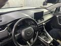Toyota RAV4 2022 годаүшін16 500 000 тг. в Актобе – фото 16