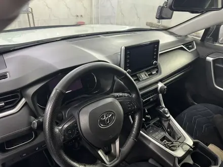 Toyota RAV4 2022 года за 16 500 000 тг. в Актобе – фото 16
