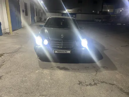 Mercedes-Benz E 280 1997 года за 2 700 000 тг. в Алматы