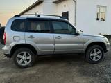 Chevrolet Niva 2014 годаүшін3 000 000 тг. в Атырау – фото 2