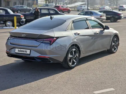 Hyundai Elantra 2023 года за 12 650 000 тг. в Алматы – фото 5