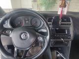 Volkswagen Polo 2015 года за 3 700 000 тг. в Шымкент – фото 2