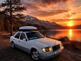 Mercedes-Benz E 220 1994 года за 1 900 000 тг. в Алматы