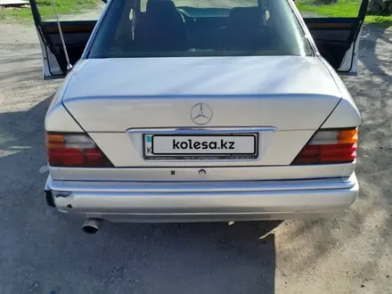 Mercedes-Benz E 220 1995 года за 1 400 000 тг. в Тараз – фото 24