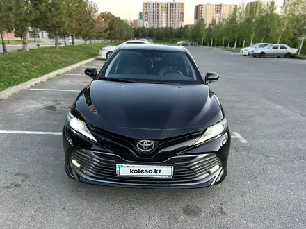 Toyota Camry 2021 года за 13 900 000 тг. в Шымкент