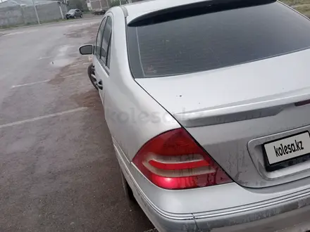 Mercedes-Benz C 200 2005 года за 4 000 000 тг. в Караганда – фото 14