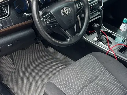 Toyota Camry 2016 года за 6 800 000 тг. в Актобе – фото 3