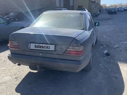 Mercedes-Benz E 220 1995 года за 1 400 000 тг. в Павлодар – фото 3