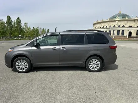 Toyota Sienna 2016 года за 14 121 428 тг. в Атырау – фото 7
