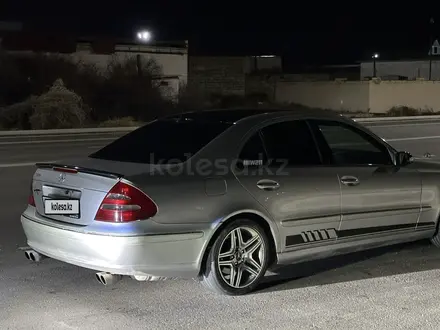 Mercedes-Benz E 320 2003 года за 4 500 000 тг. в Актау – фото 3