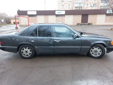 Mercedes-Benz E 200 1992 года за 1 250 000 тг. в Караганда – фото 8