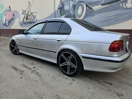 BMW 528 1998 года за 3 300 000 тг. в Тараз – фото 4