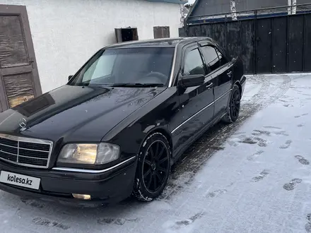 Mercedes-Benz C 220 1995 года за 2 300 000 тг. в Астана – фото 2