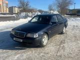 Mercedes-Benz C 200 1997 года за 2 000 000 тг. в Астана