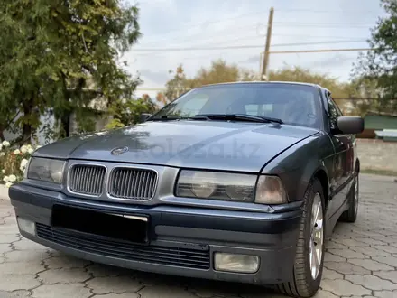 BMW 320 1994 года за 2 350 000 тг. в Алматы