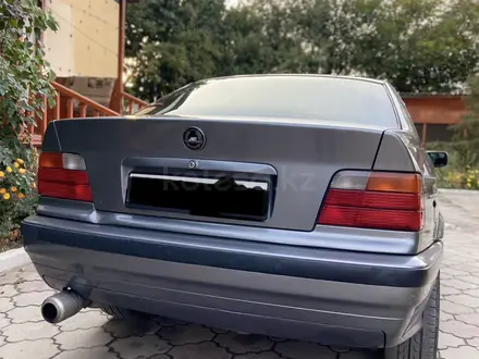 BMW 320 1994 года за 2 350 000 тг. в Алматы – фото 4