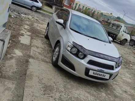 Chevrolet Aveo 2013 года за 4 200 000 тг. в Уральск – фото 2