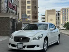 Nissan Fuga, 2010
