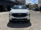 Hyundai Santa Fe 2023 года за 18 200 000 тг. в Караганда