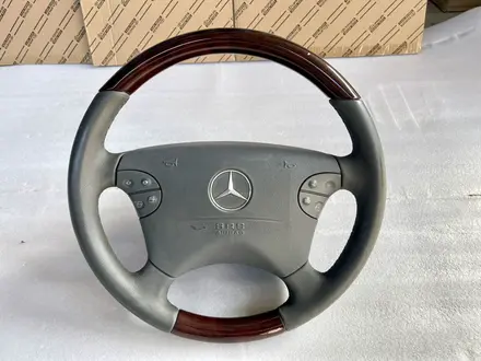 Руль дерево на Mercedes W210 Мерседес 210 за 80 000 тг. в Шымкент