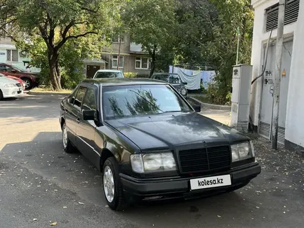 Mercedes-Benz E 230 1992 года за 750 000 тг. в Алматы – фото 2