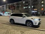 Toyota Highlander 2018 года за 18 000 000 тг. в Атырау – фото 3