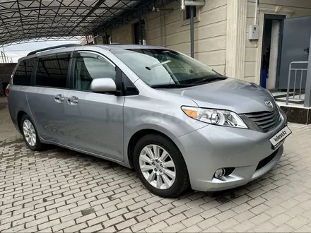 Toyota Sienna 2012 года за 14 300 000 тг. в Алматы