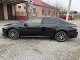 Toyota Camry 2023 года за 17 500 000 тг. в Шымкент – фото 5